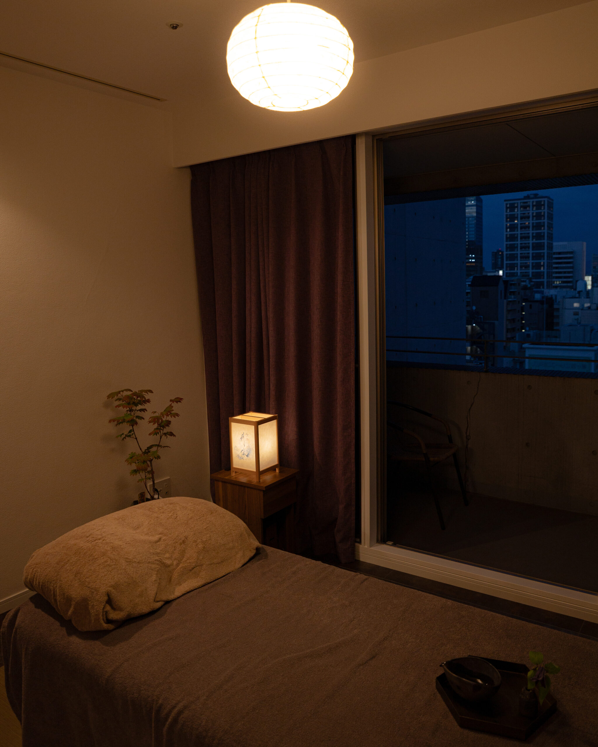 夜景の見える施術室のお写真